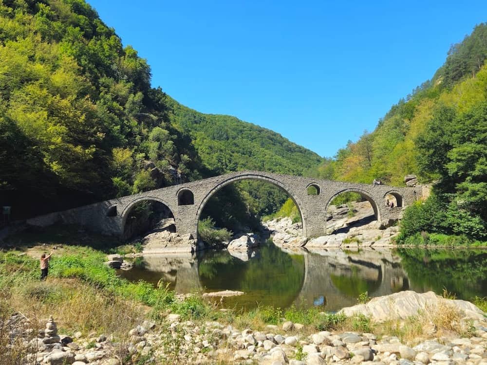 Devil's bridge