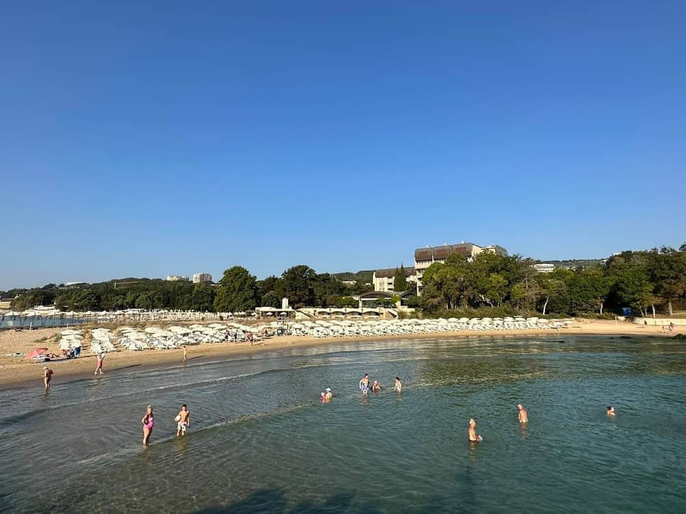 Dolce Vita Sunshine Resort - Beach line