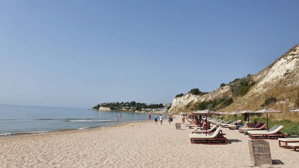 Heros Beach