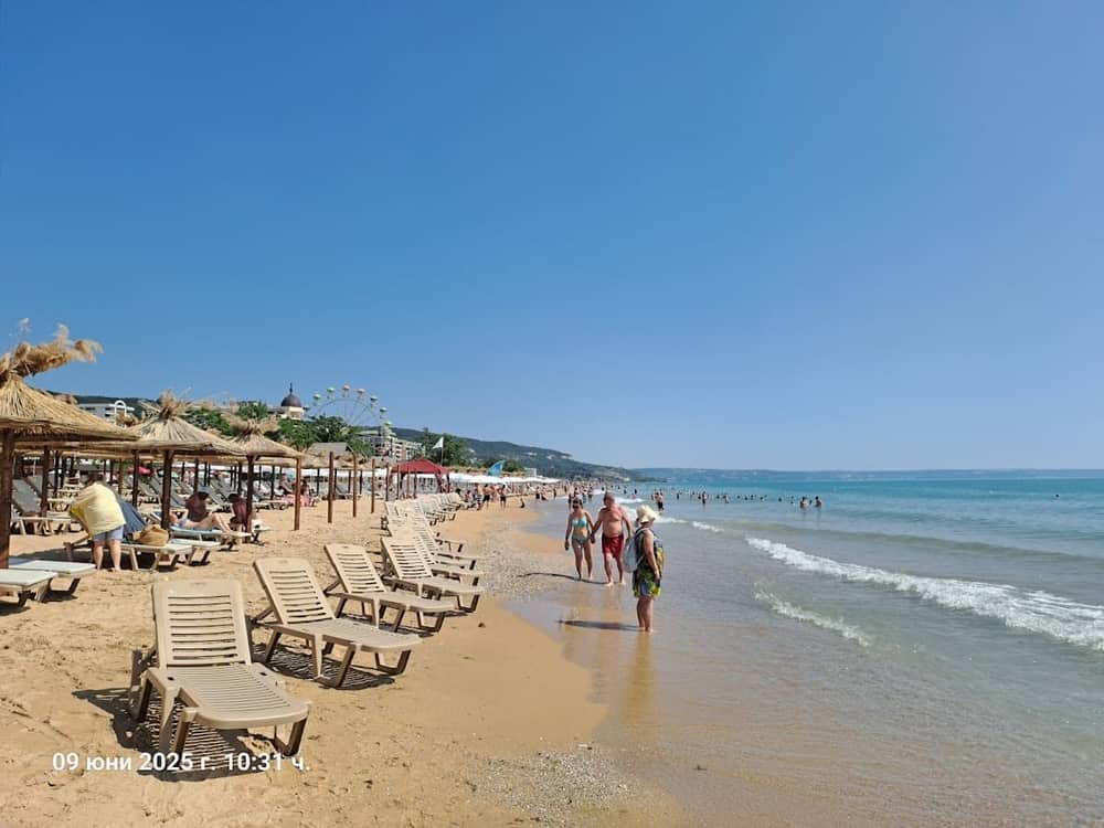 Beach Golden Sands — 2