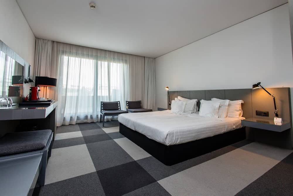 Graffit Gallery Hotel — 2
