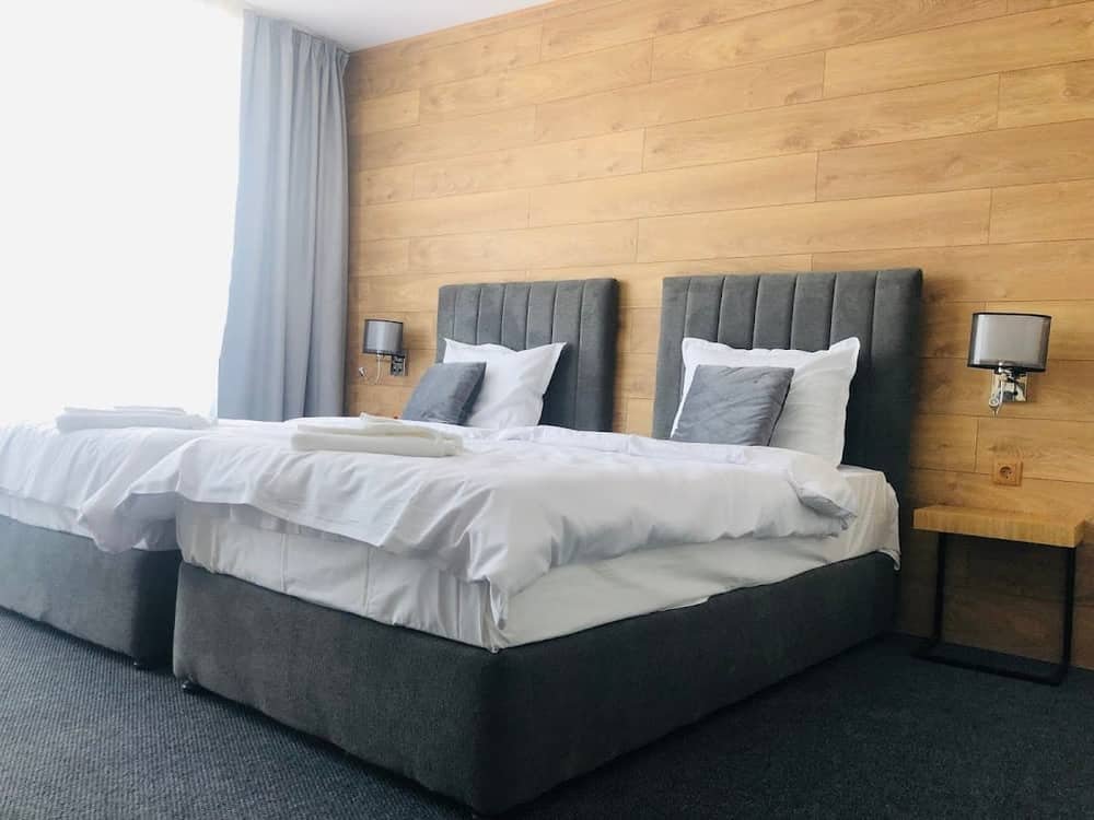 Hotel "Avenyu Deluks" — 2