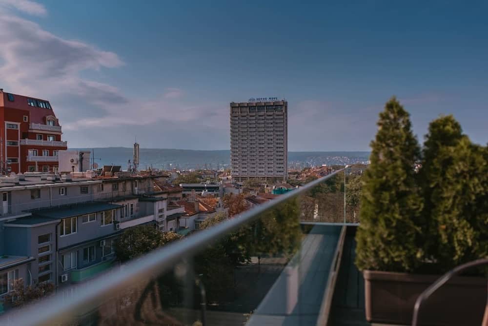 Hotel “Cherno More”