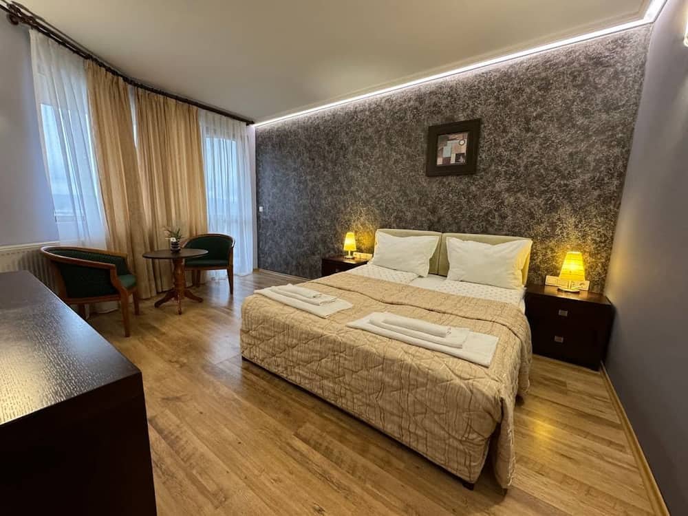 Hotel Eterno — 2
