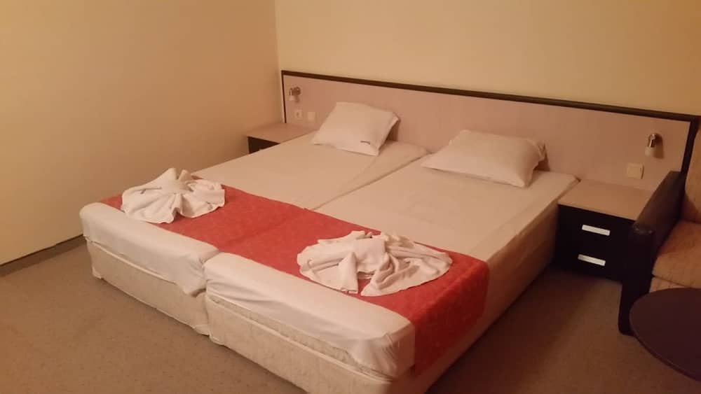 Hotel "Julia" — 2