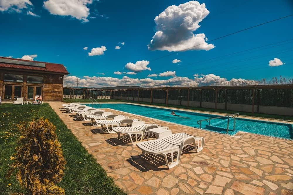 HOTEL "SEVEN SEASONS"