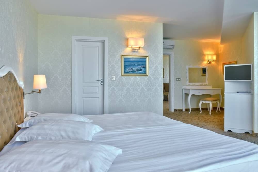 MARINA GRAND BEACH HOTEL — 2