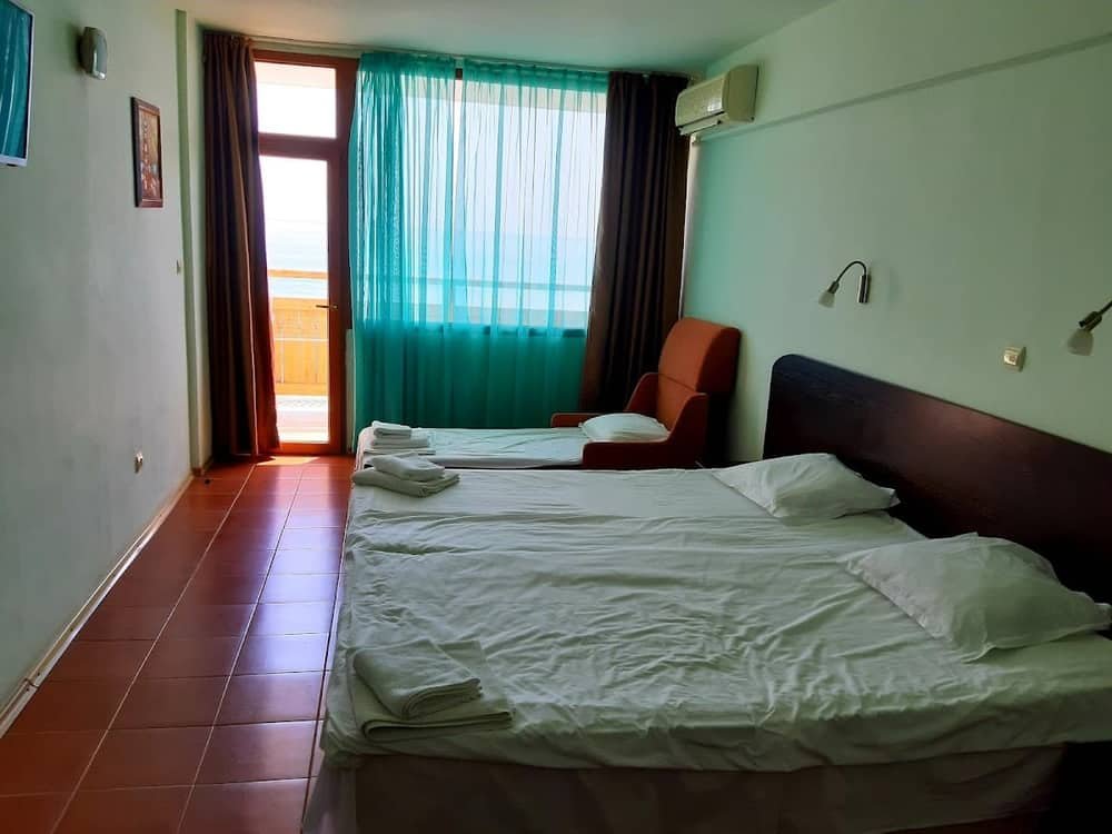 Paraiso Beach Hotel — 2