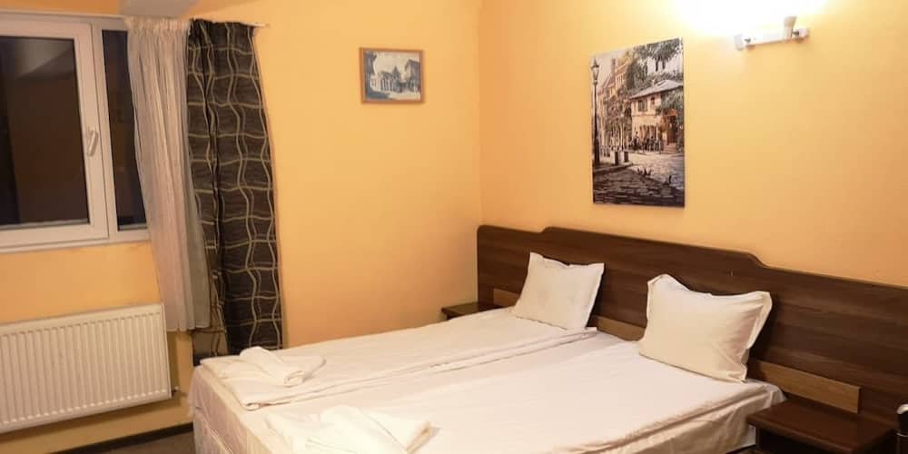 Semeen hotel "Geografski tsentar" — 2