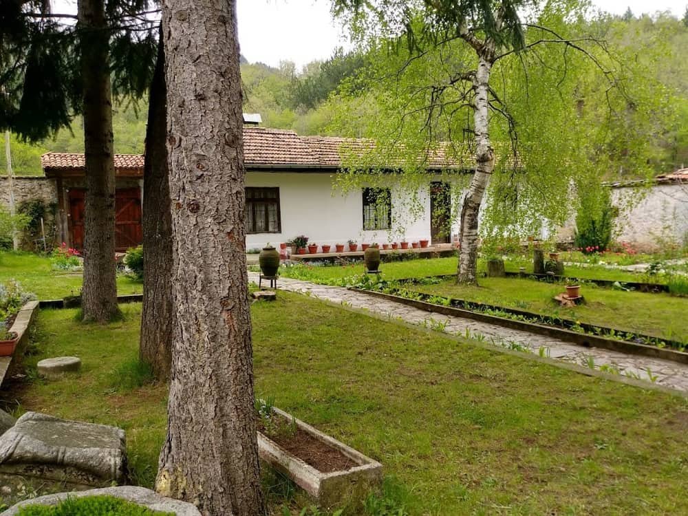Gotsedelchevski manastir "Sv. Bogoroditsa - Zhivopriemniy iztochnik"