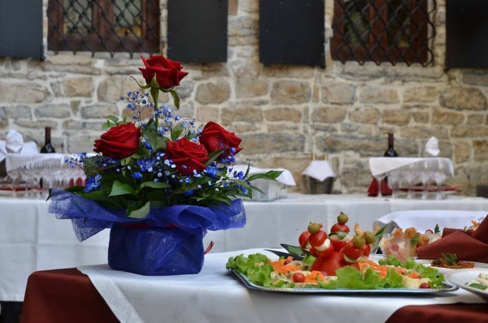 Han Hadji Nikoli Restaurant — 2