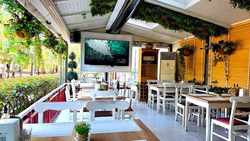 Saint George Restaurant - 25 years Family Tradition — 2