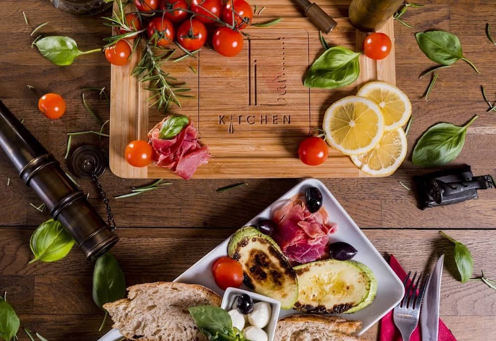 Ti Bar & Kitchen - restorant i bar v Burgas — 2